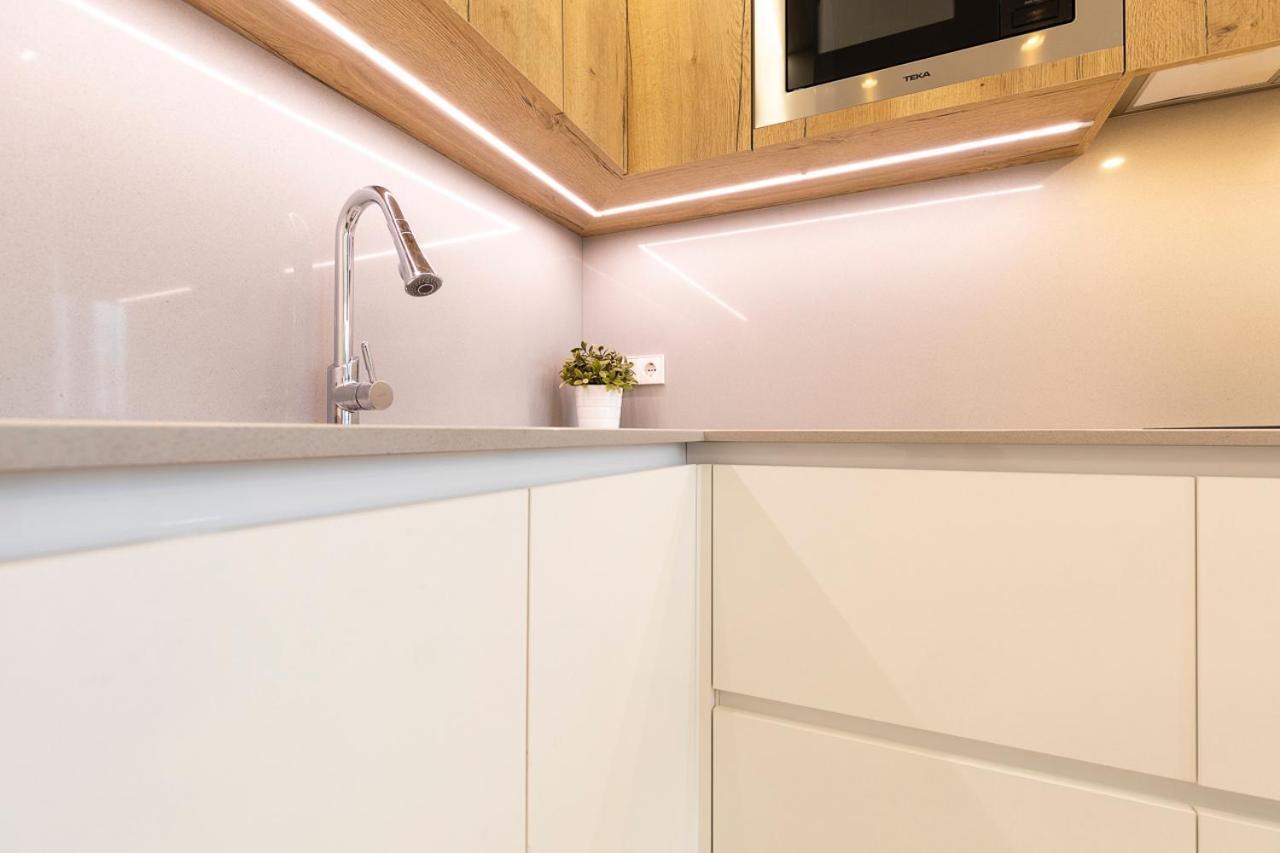 אמפוריבראבה Sylvia 1M - Precioso Apartamento En Primera Linea De Mar - Centrico - Playa - Wifi מראה חיצוני תמונה